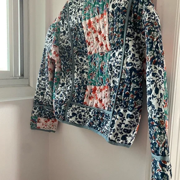 Quilted Patterned Jacket - Picture 2 of 6